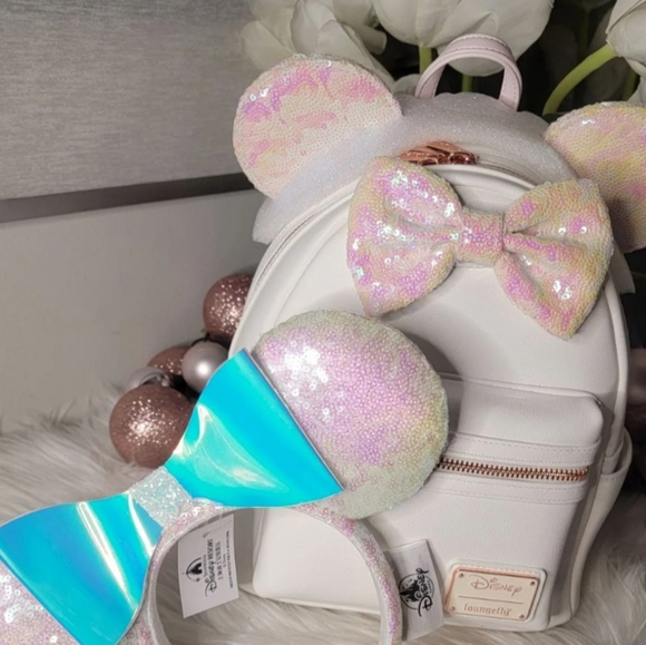 Loungefly Minnie Mouse white Iridescent mini backpack with ears - Picture 2 of 7